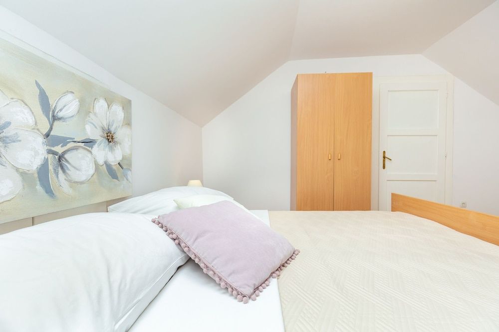 undefined The Loft 9