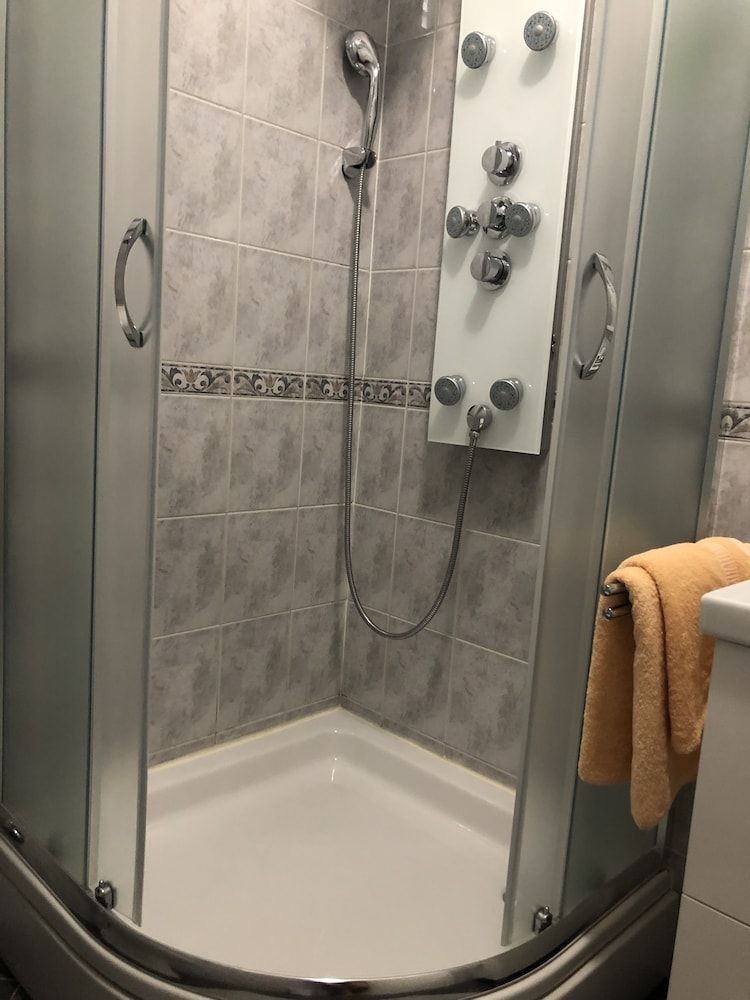 Villa Klaic Guesthouse Dubrovnik Basic Double Room, 1 Queen Bed, Non Smoking, Pool View 4