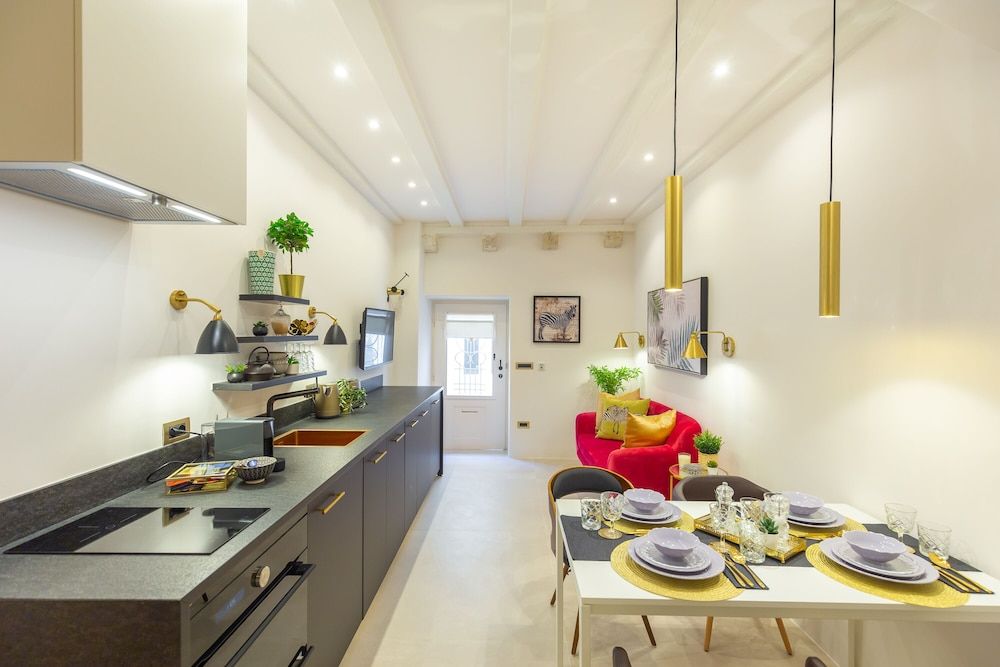 Old Town House With Lush Private Garden House, 2 Bedrooms 11