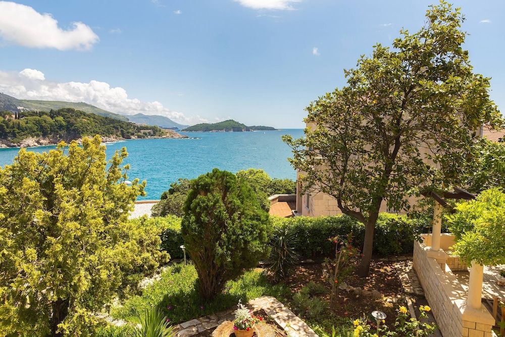 undefined Guest House Steel 3