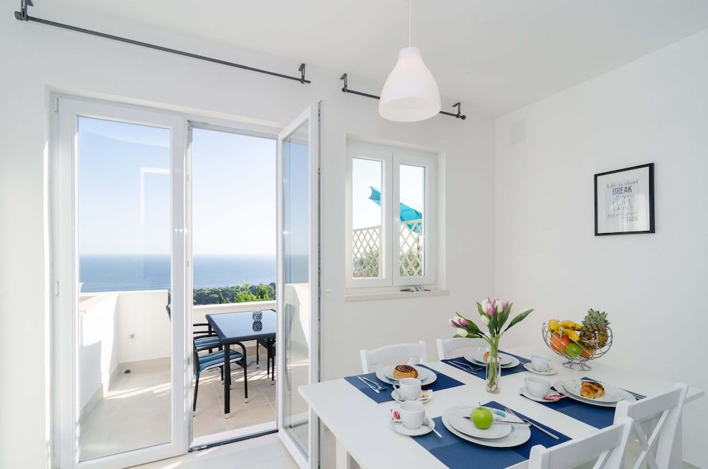 Cin & Co Central Apartments Standard Apartment, 1 Bedroom, Balcony, Sea View 4