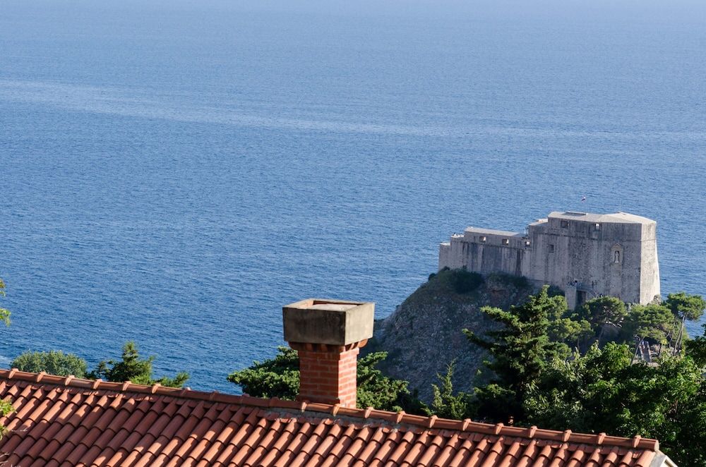 Cin & Co Central Apartments Standard Apartment, 1 Bedroom, Balcony, Sea View 9