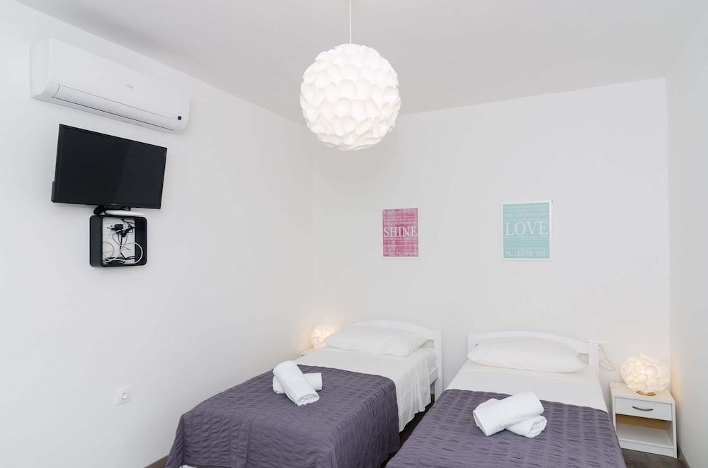 undefined Cin & Co Central Apartments 5