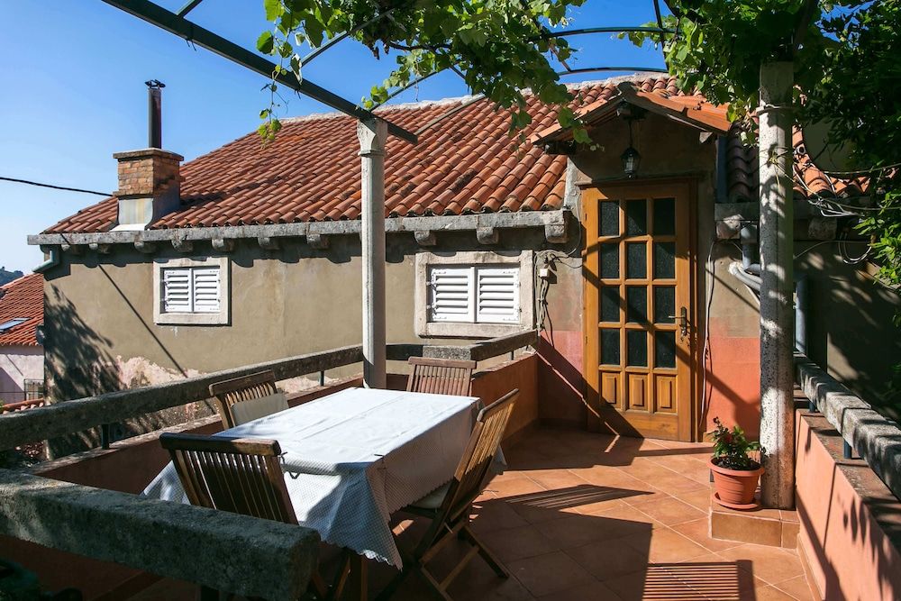 undefined Gina Apartment 2