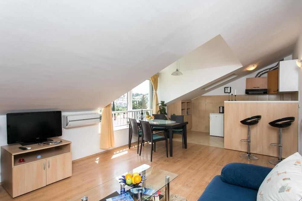 Apartment Lala Apartment (2 Bedroom Apt with Sea View) 11