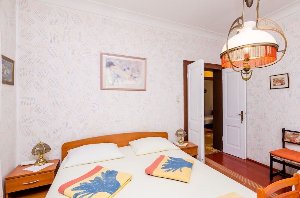 Guest House Ivana Apartment (Two Bedroom Apartment with Garden) 2