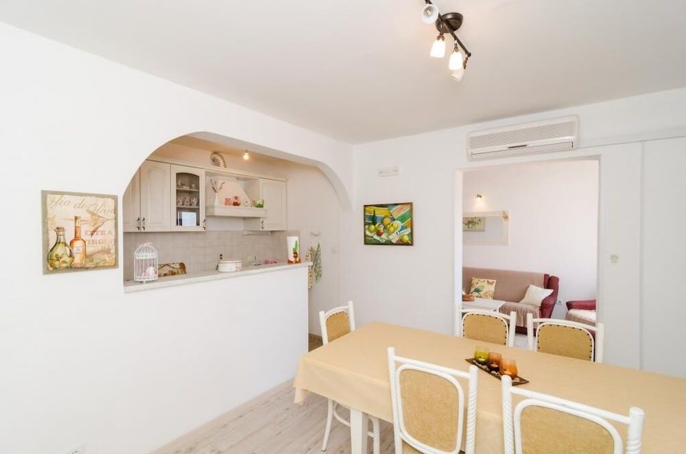 Ivo Guest House Double Room (Double Room with External Private Bat) 19