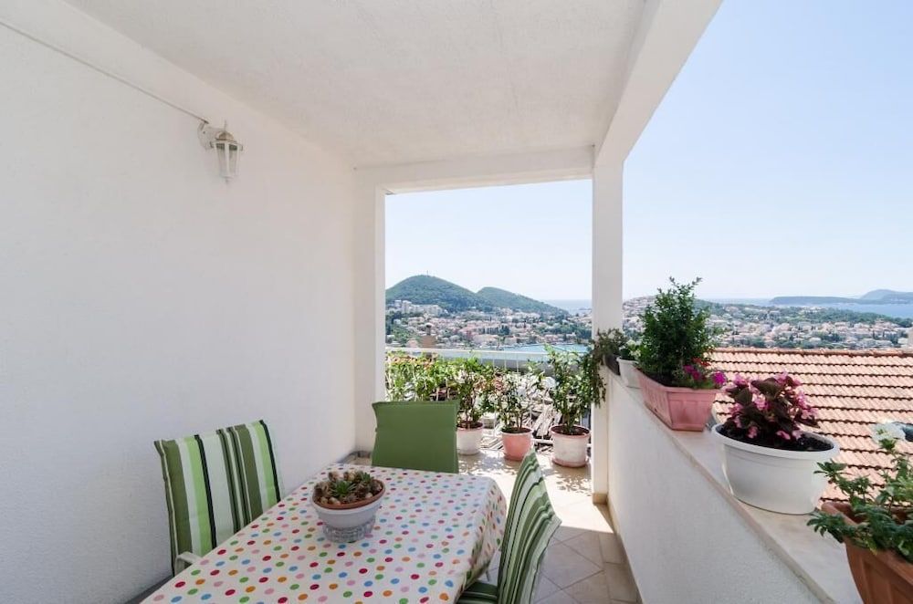 Ivo Guest House Double Room (Double Room with External Private Bat) 14