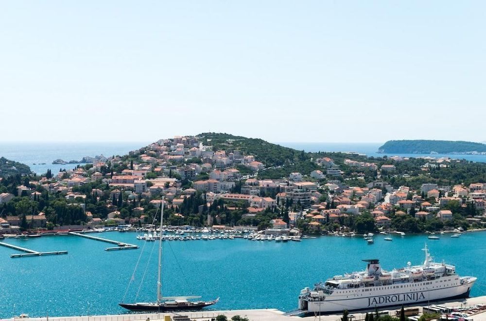 Ivo Guest House Double Room (Double Room with External Private Bat) 31