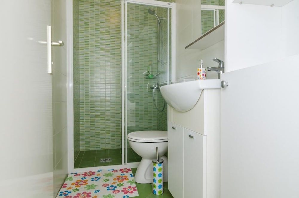 Ivo Guest House Double Room (Double Room with External Private Bat) 22