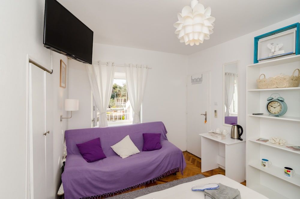 Guest House White Wave Double Room (Double Room with Private External Bat) 11