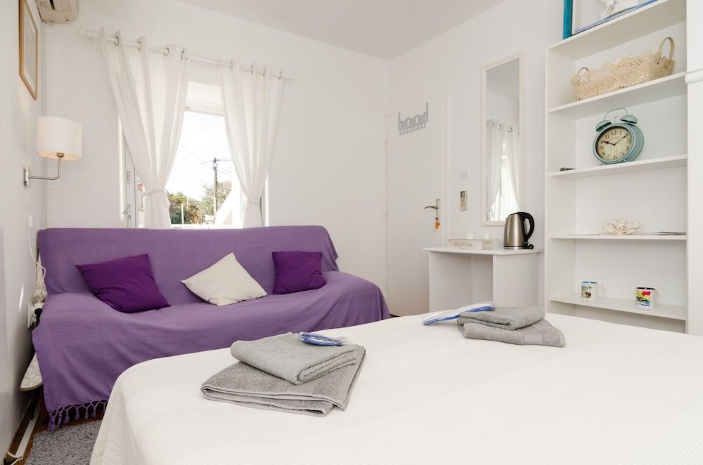 Guest House White Wave Double Room (Double Room with Private External Bat) 7