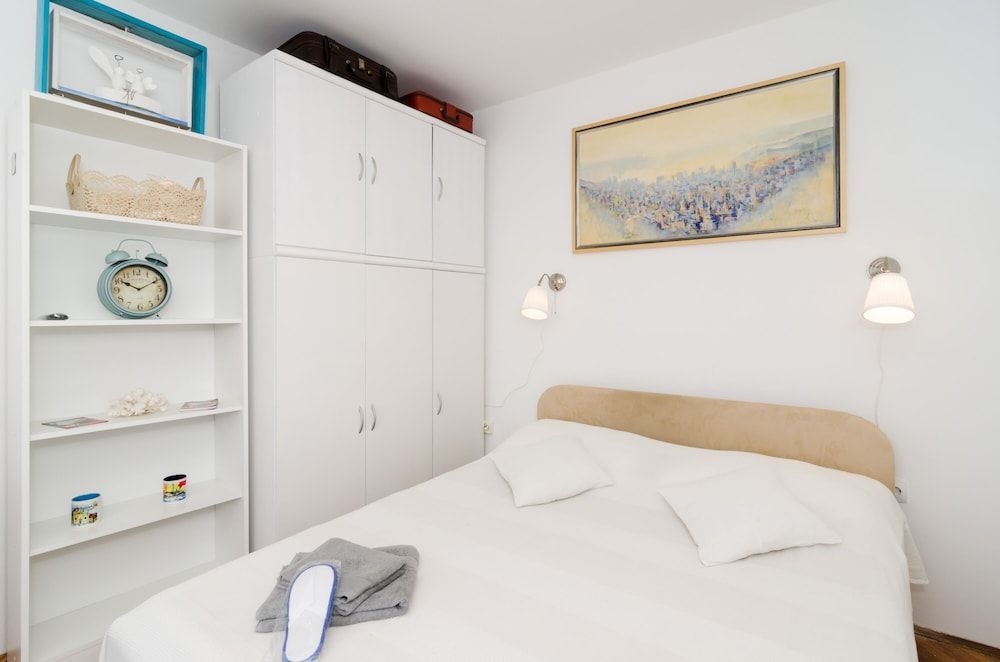 Guest House White Wave Double Room (Double Room with Private External Bat) 4