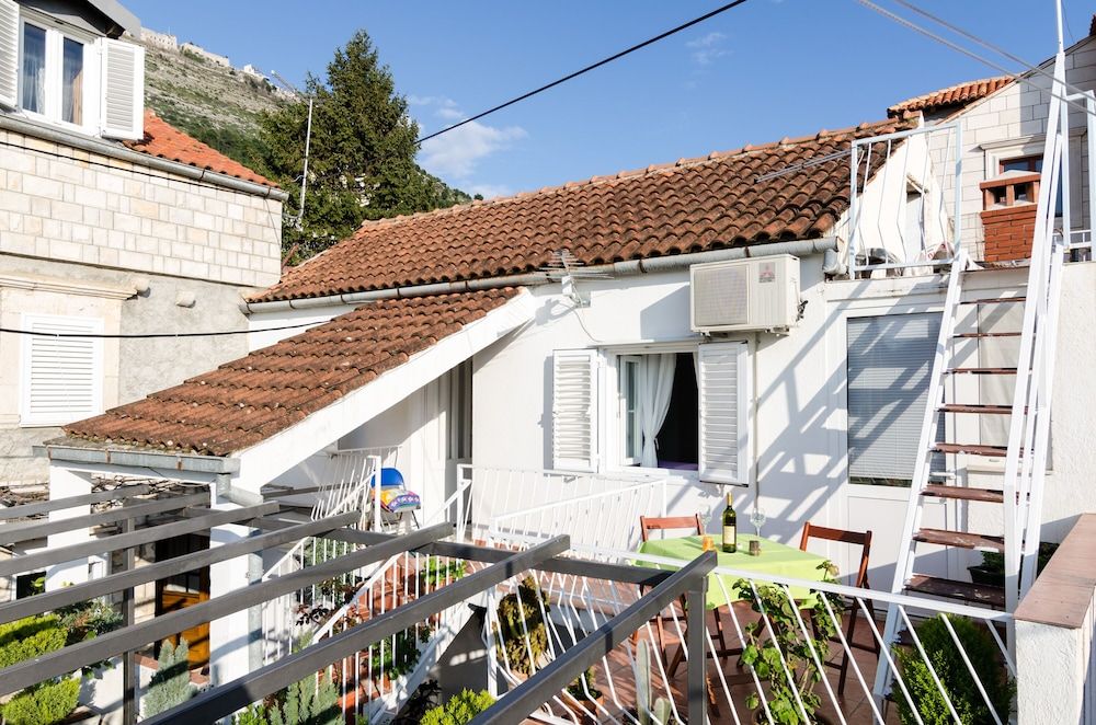 undefined Guest House White Wave 3