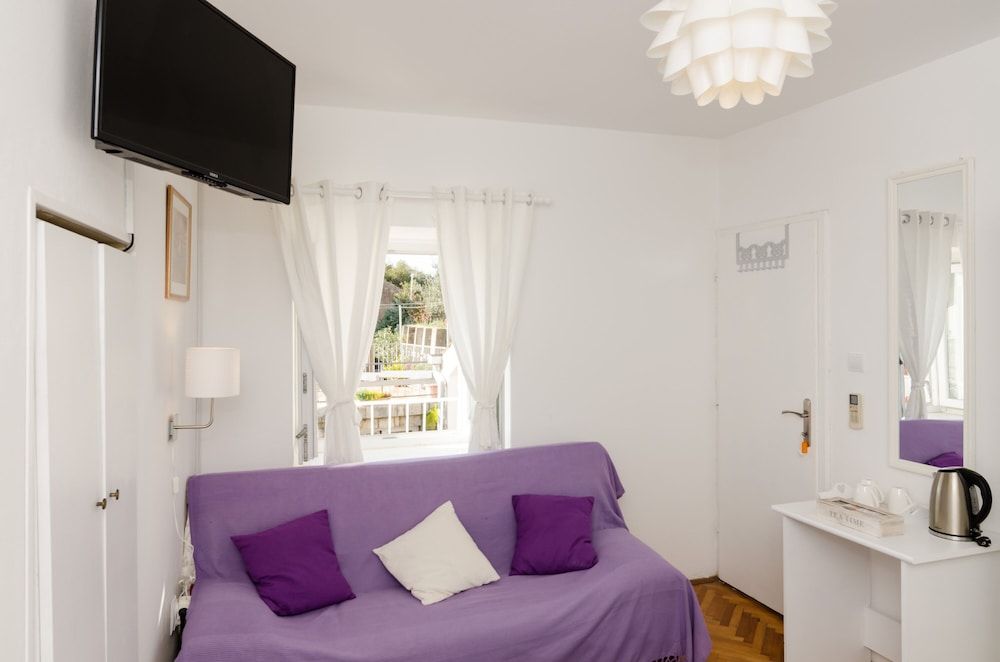 Guest House White Wave Double Room (Double Room with Private External Bat) 5