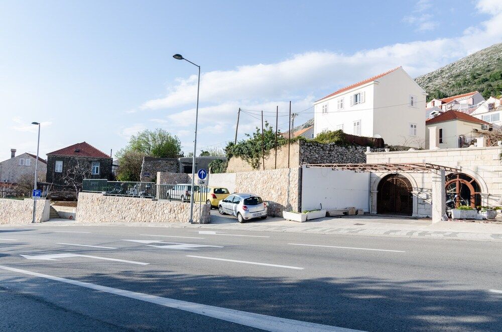 undefined Guest House White Wave 9