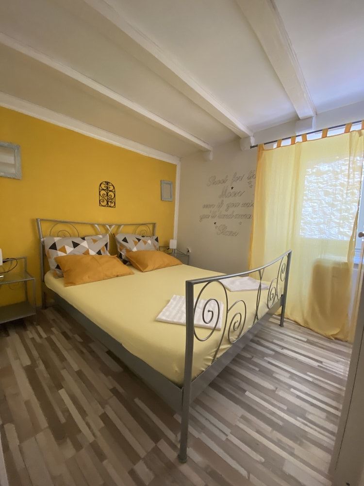 Apartment in Center Old Town House 8