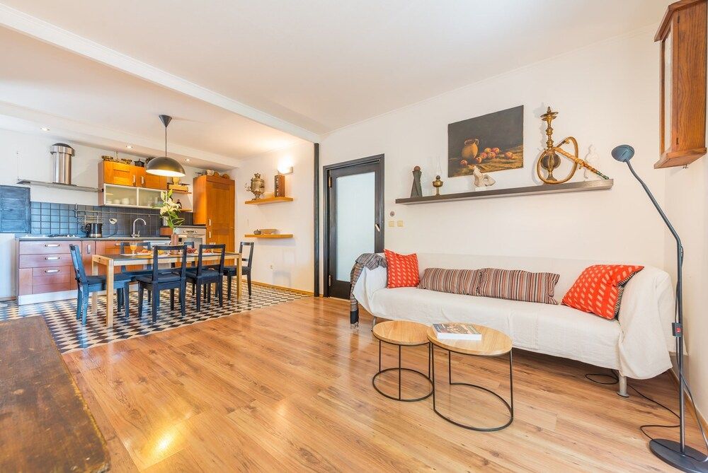 Midsummer Night's Dream Apartment (2 Bedrooms) 12