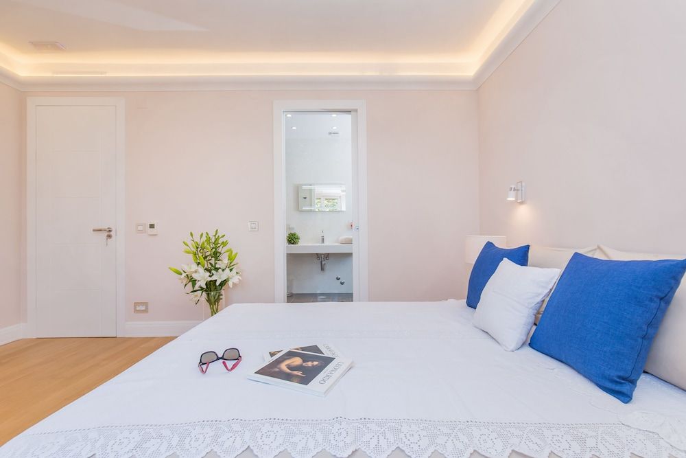 undefined Villa Touran 8