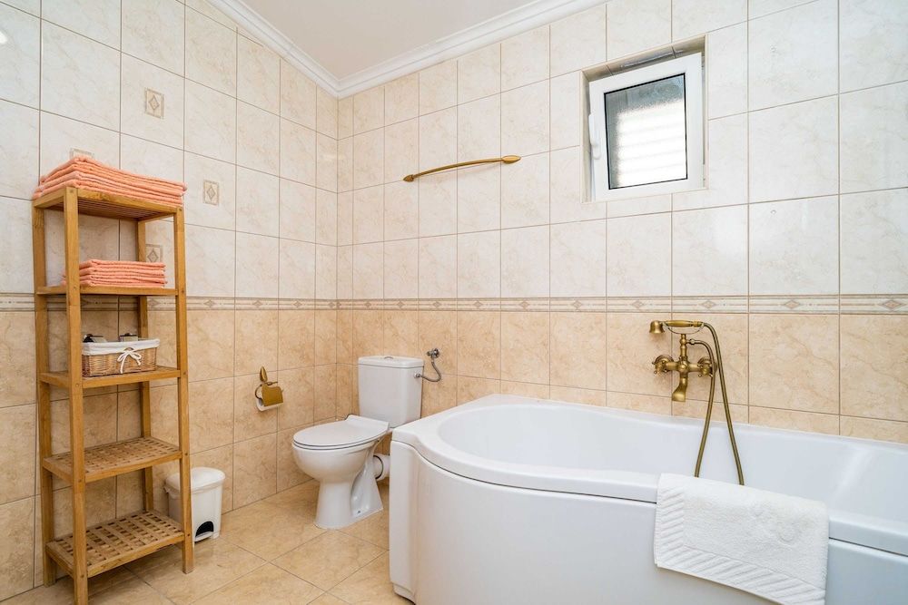 Villa Adrian Villa (Six Bedroom Villa with Swimming pool ) 24