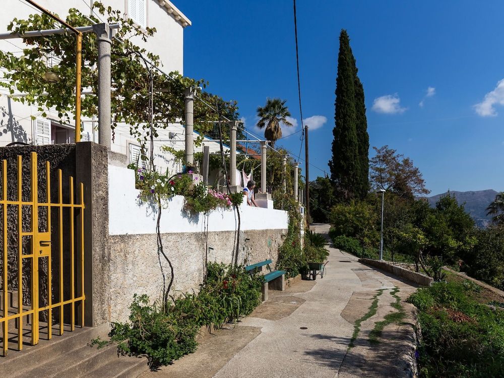 undefined Cosy Villa in Kolocep With Garden 4