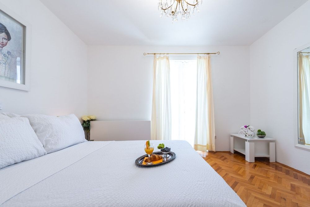 Villa Ida Villa (Five-Bedroom Villa with Swimming Pool) 3