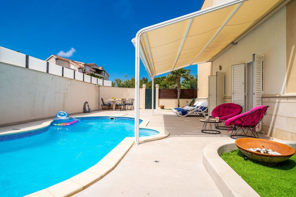 undefined Lorena Suite