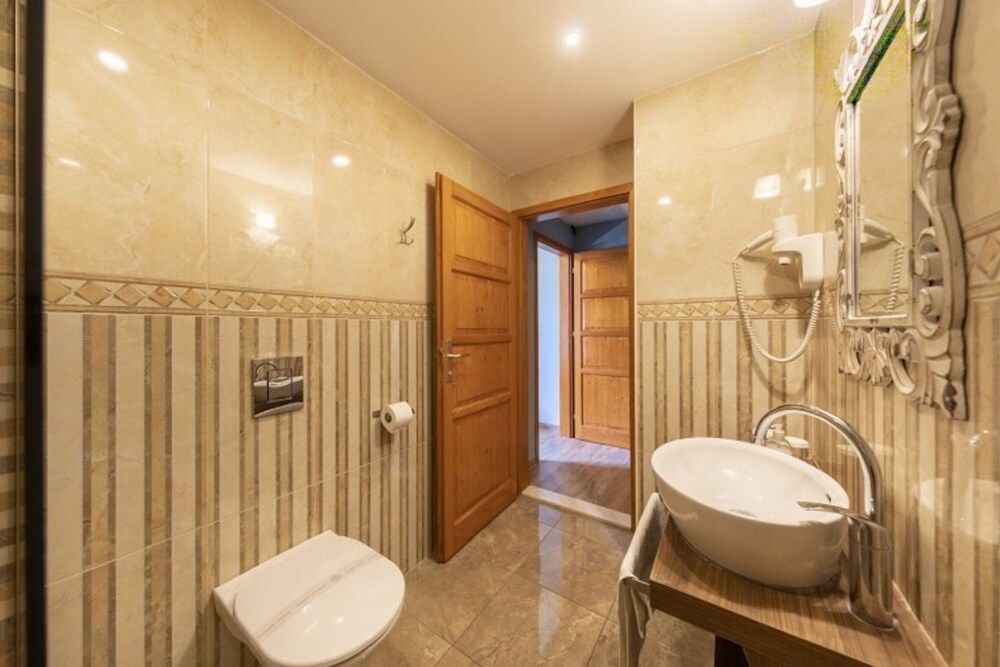 Villa Gradi Villa (Five Bedroom Villa) 8