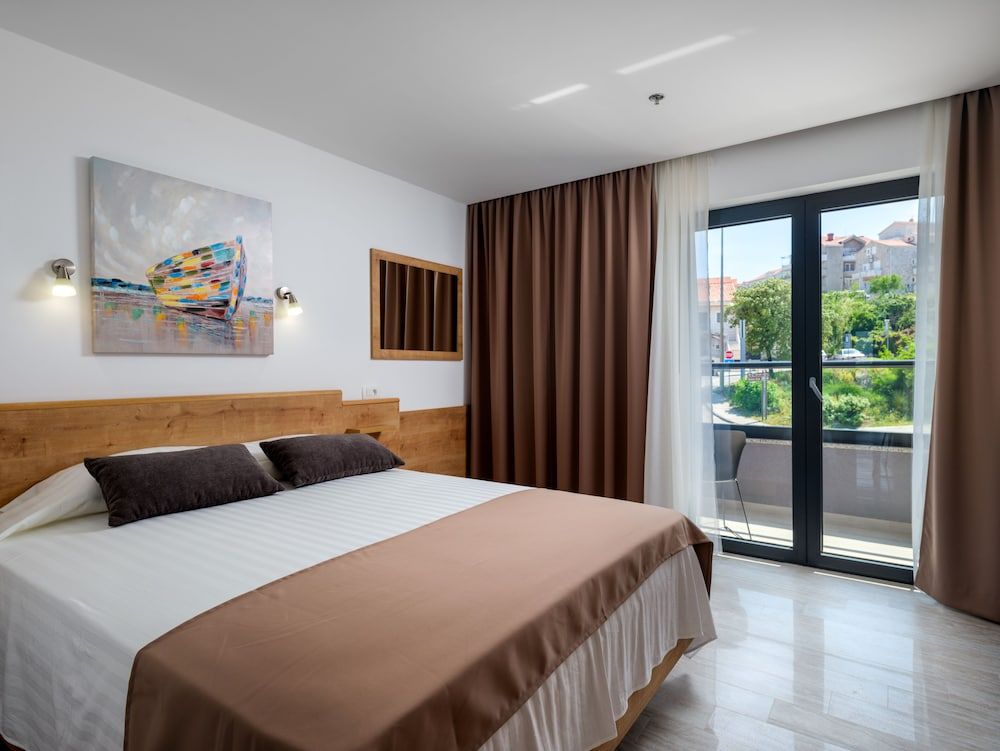 Hotel D-Elegant Dubrovnik Premium Double Room, City View 4