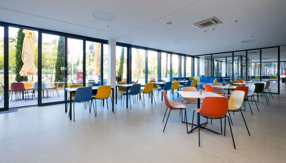 undefined Akademis Academia 8