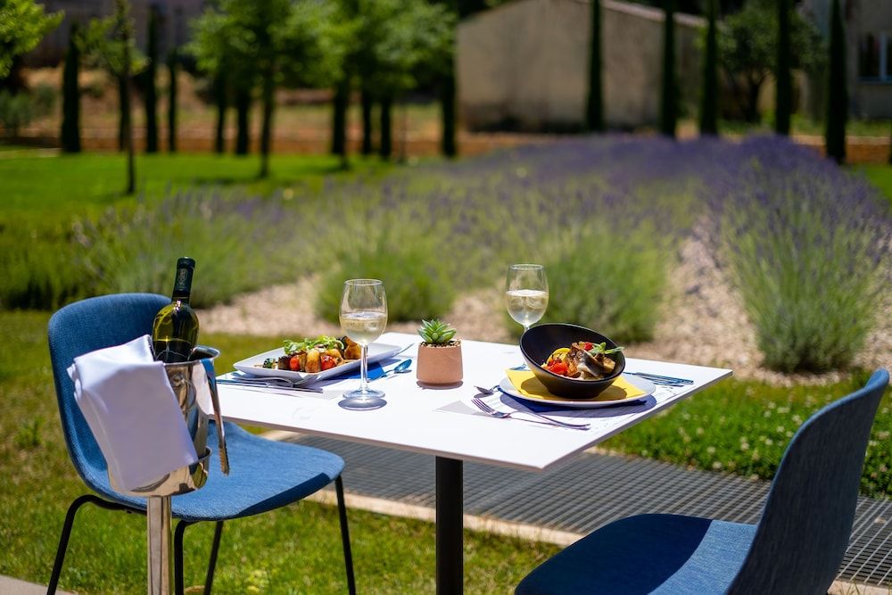 undefined Akademis Academia 10