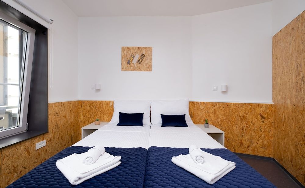 undefined Akademis Academia 3