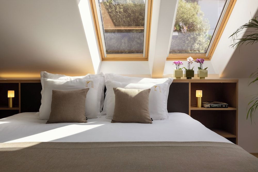 Palace Natali Standard Room with Half Day Boat Excursion