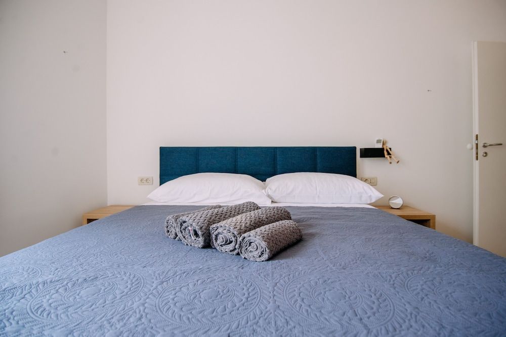 undefined Art Deco Rooms by DuHomes 3