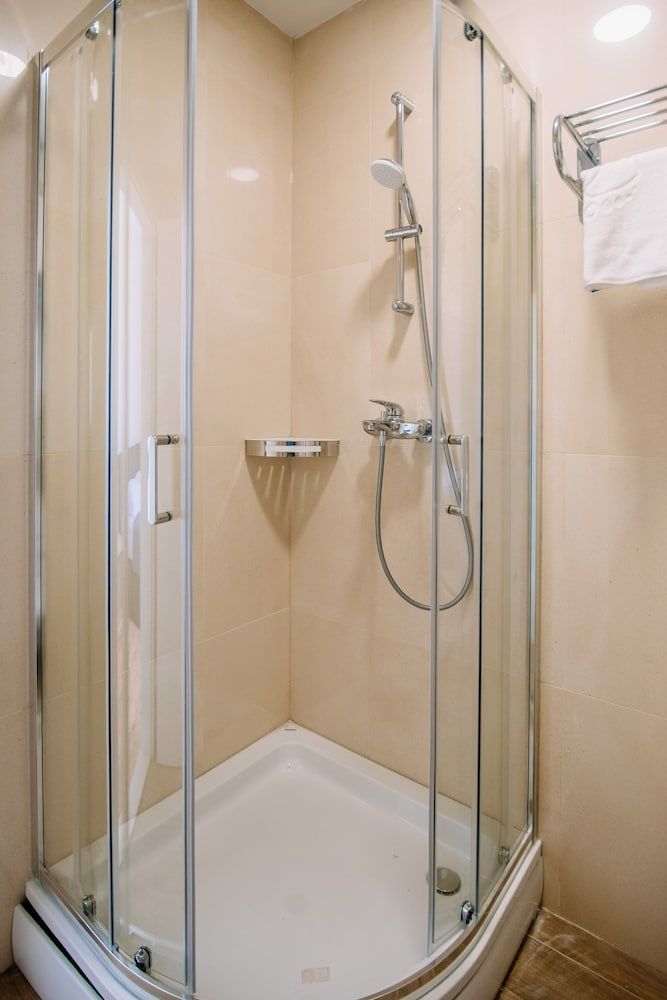 Art Deco Rooms by DuHomes Premium Room 15