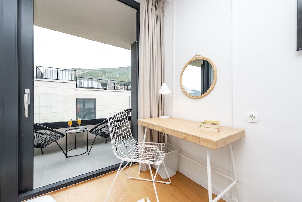 City Residences Deluxe Double Room, City View 13