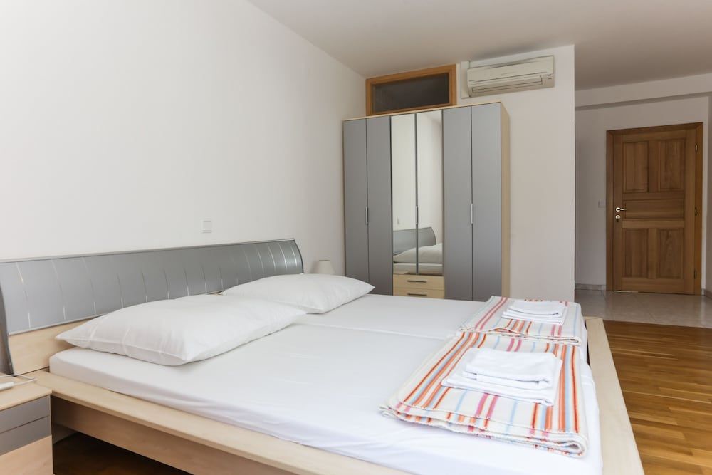 Villa Celenca Double Room, Sea View 4