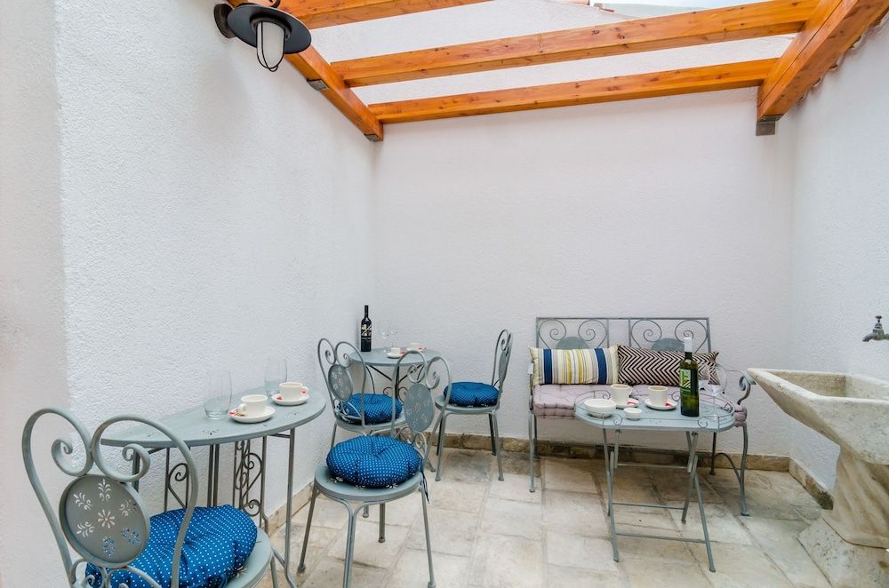 undefined Cinema View House 6