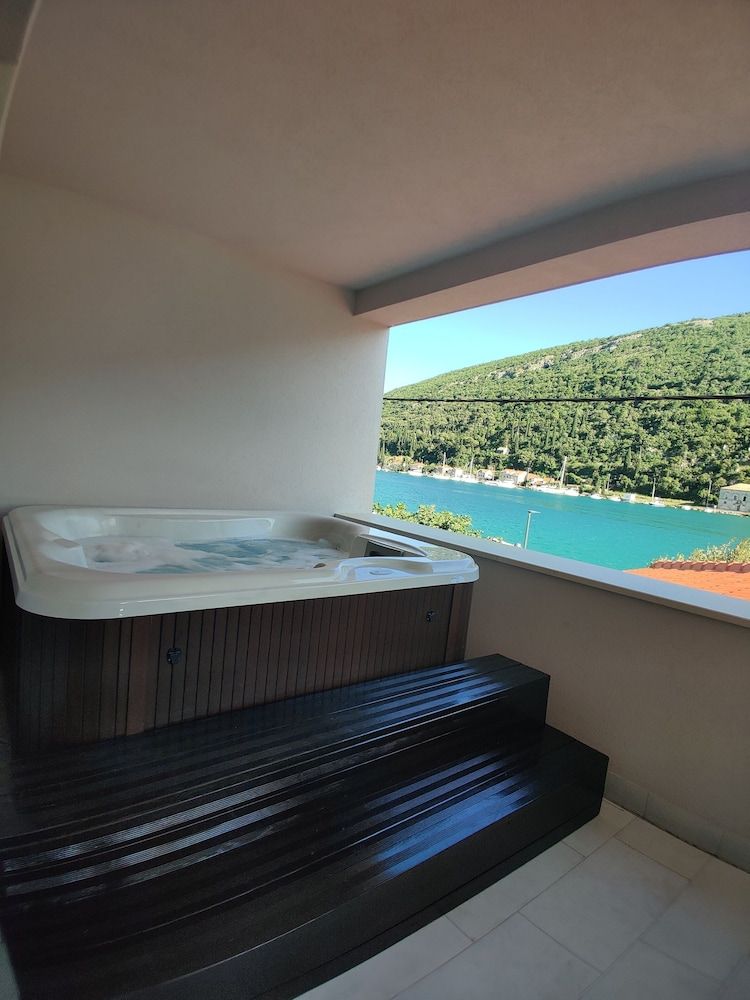 Villa Bogo - Galijun Apartment with Jacuzzi and Sea View(Wind Rose) 22