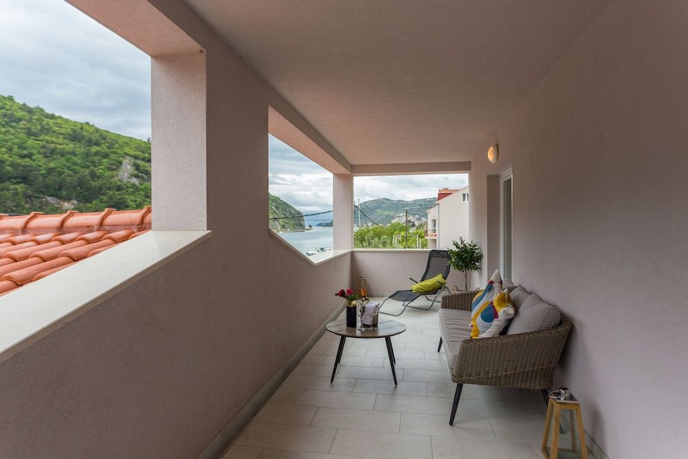 Villa Bogo - Galijun Apartment with Jacuzzi and Sea View(Wind Rose) 12