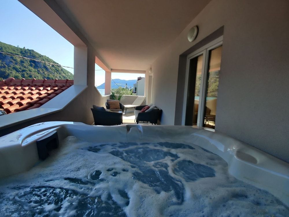 Villa Bogo - Galijun Apartment with Jacuzzi and Sea View(Wind Rose) 23
