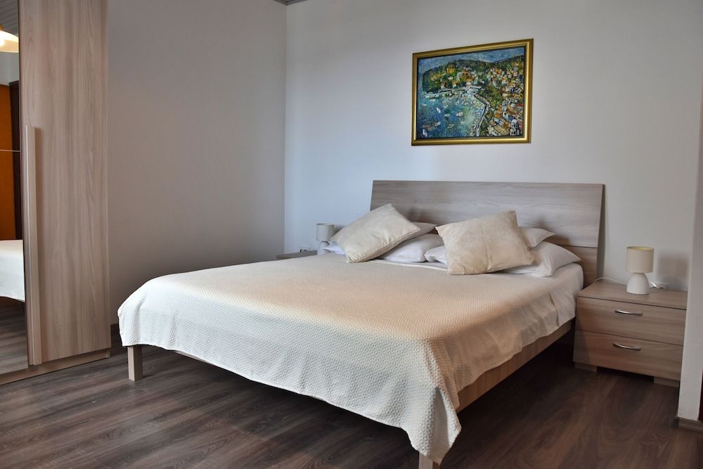 Apartments Aurelia Double Room, Balcony, Sea View 3