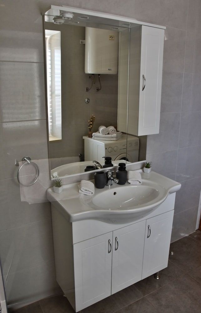 Apartments Aurelia Double Room, Balcony, Sea View 10