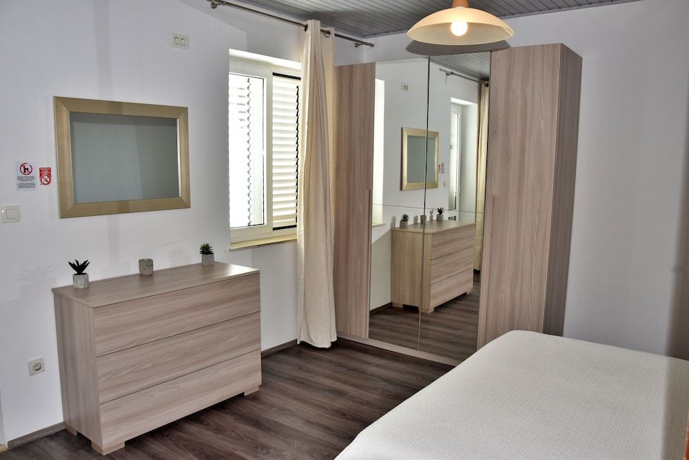 Apartments Aurelia Double Room, Balcony, Sea View 14