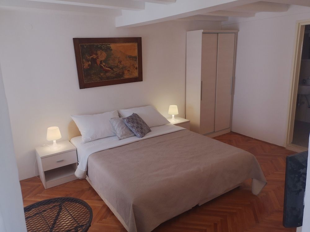 undefined Old Town Economy Apartments 2