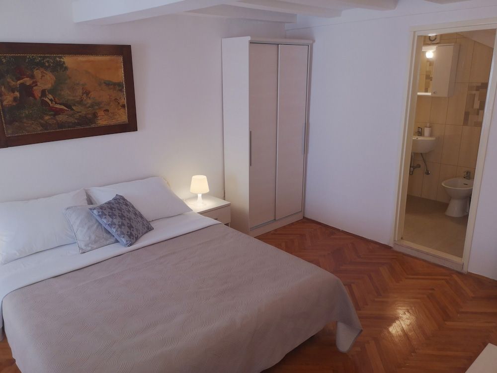 undefined Old Town Economy Apartments 9