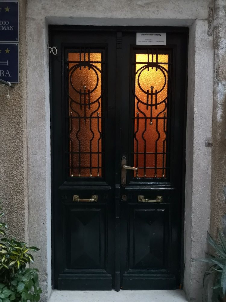 undefined Old Town Economy Apartments 4