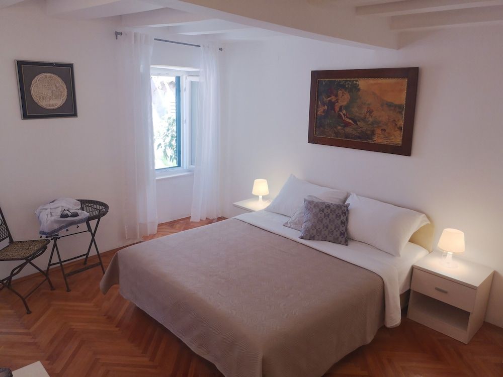 undefined Old Town Economy Apartments 7