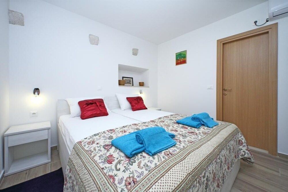 undefined Hortenzia House 7