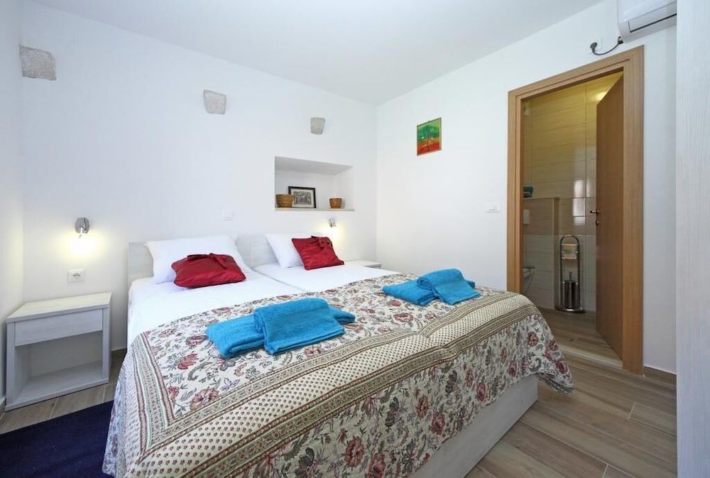 undefined Hortenzia House 2